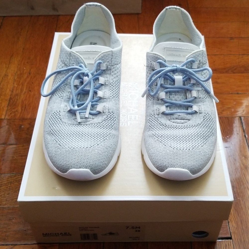Michael kors mesh sneakers in light grey, size 7.5